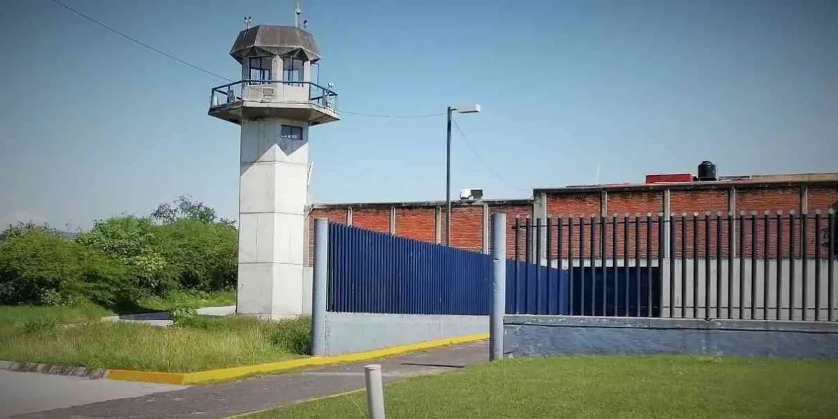 Custodios introducen celulares a penales, admite coordinador de Reinserción Social