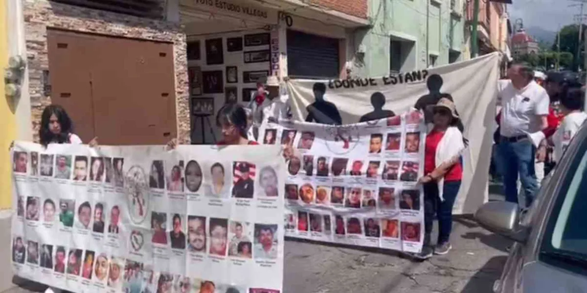 Marchan madres buscadoras y denuncian una crisis forense