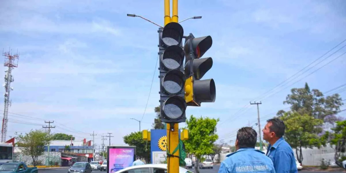 Afectan lluvias a semáforos de Cuernavaca