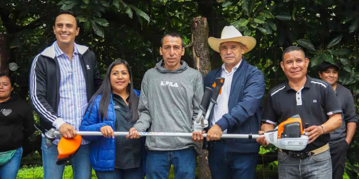 Fortalece Urióstegui Salgado al sector agropecuario con entrega de apoyos