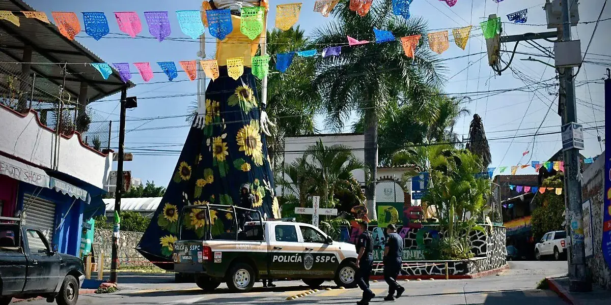 El secretario de Seguridad de Morelos, Miguel Ángel Urrutia, informó que se reforzarán los operativos en Cuernavaca, Yecapixtla, Tepoztlán y Ocuituco durante el Día de Muertos, en coordinación con la GN y el Ejército.