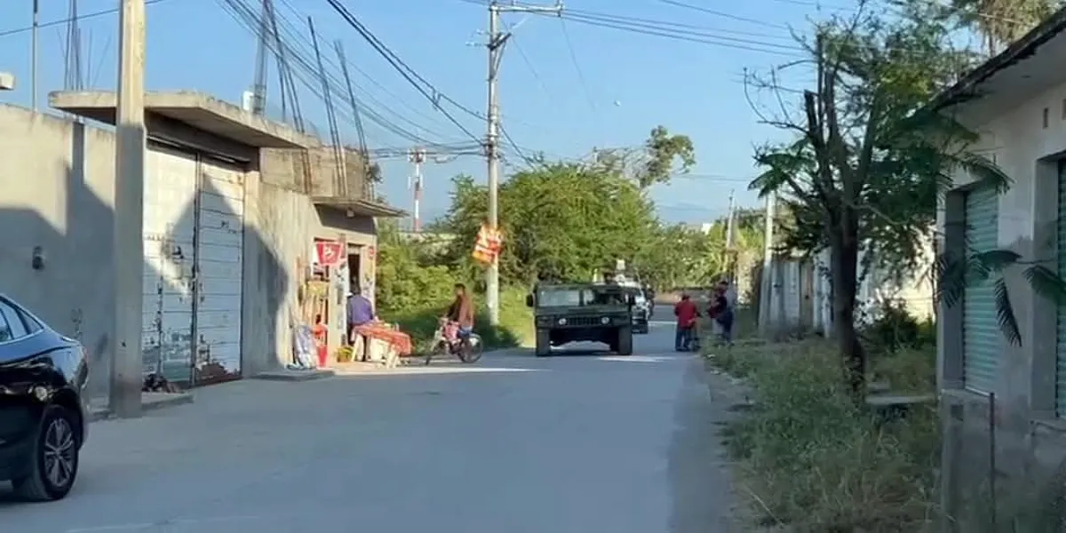 Hombre resulta herido tras ataque armado en colonia Arboledas, entre Ayala y Cuautla. Autoridades mantienen operativo y el lesionado sigue hospitalizado.