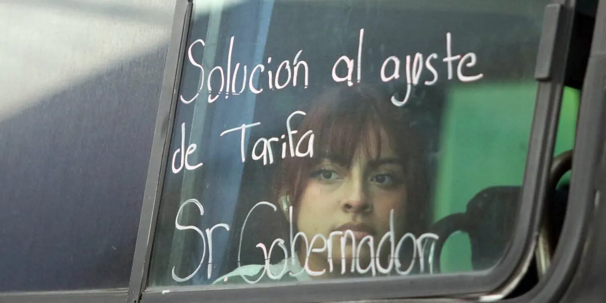 La Federación Auténtica del Transporte (FAT) pide a la gobernadora de Morelos, Margarita González Saravia, autorizar un aumento al pasaje ante la inflación y los altos costos operativos del transporte público.