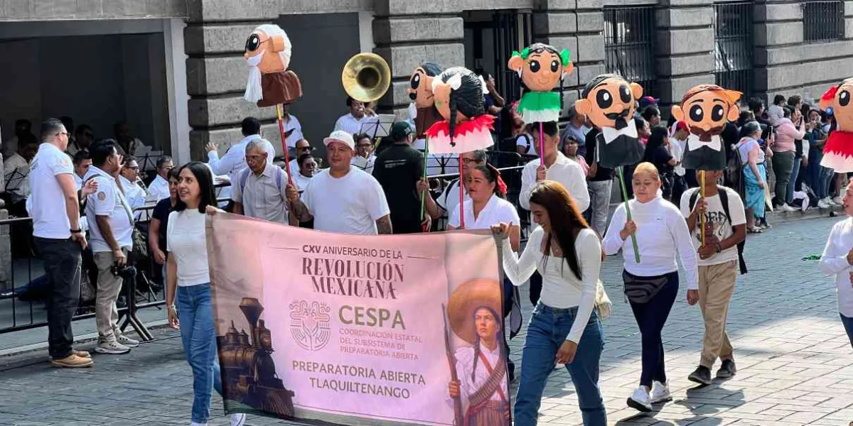 Saldo blanco en el desfile cívico-deportivo
