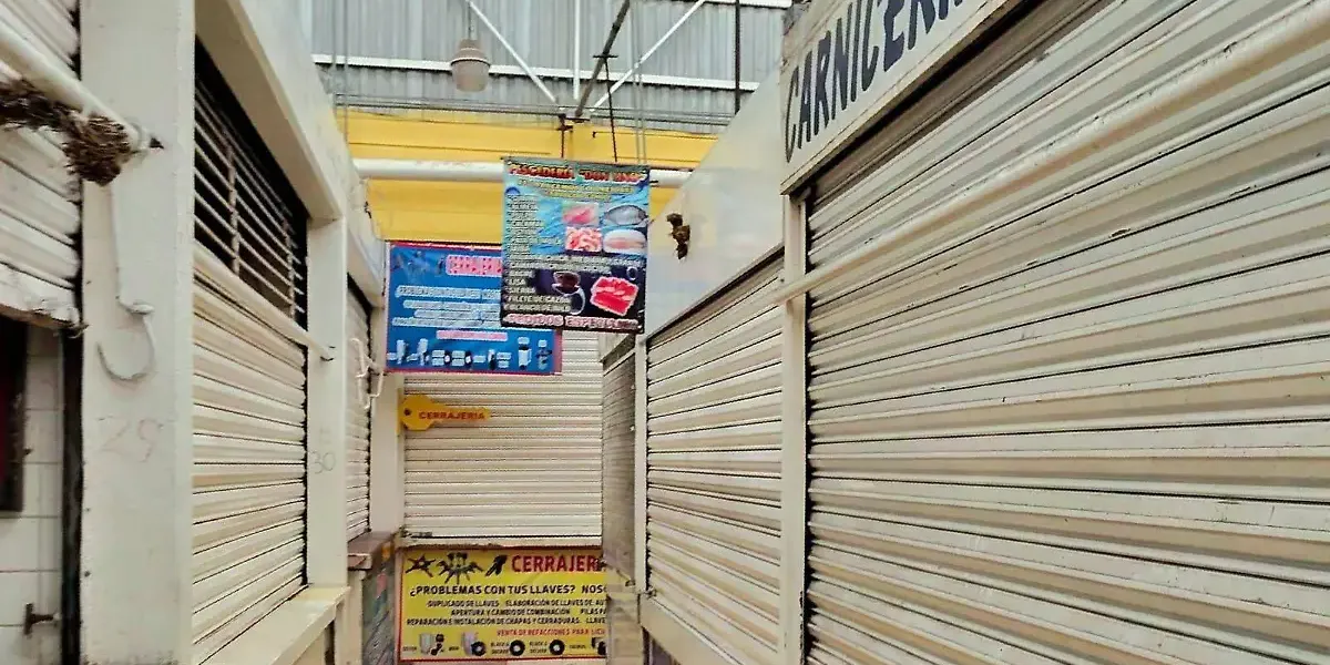 Ventas caen 40% en el Mercado ALM por comercio ambulante; anuncian Tianguis Navideño y piden acelerar entrega de locales remodelados.