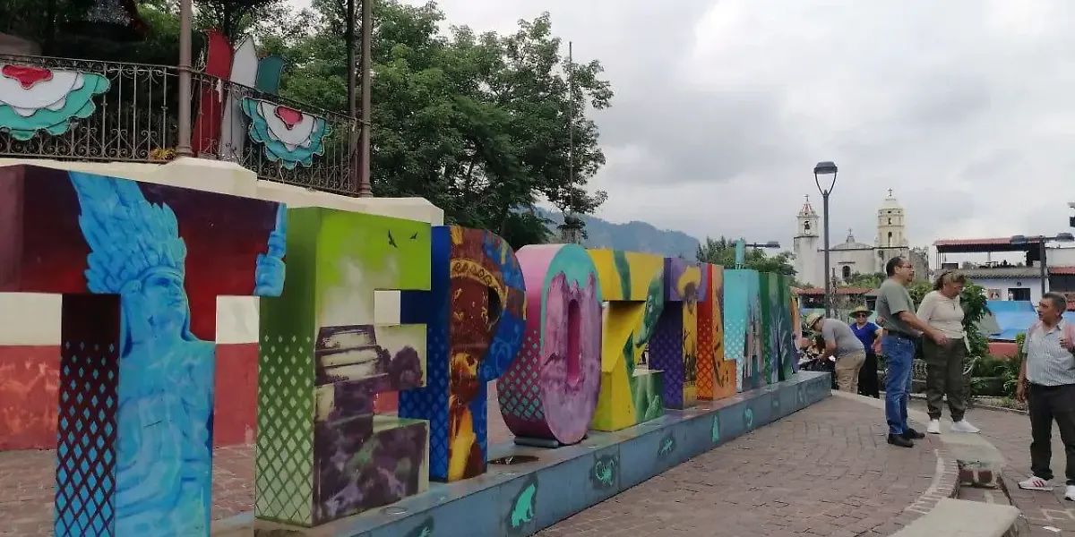 Funcionarios de Tepoztlán fueron amenazados durante el desalojo de la Plaza Cívica; el alcalde afirma que el espacio seguirá libre de comercio y bajo resguardo.