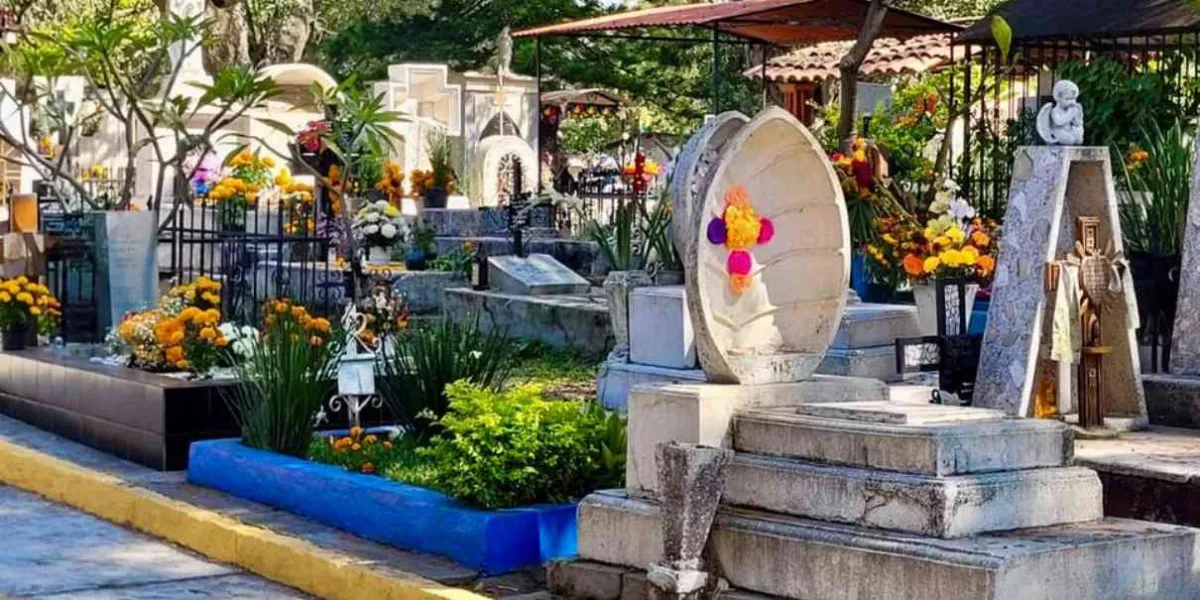 Cuernavaca refuerza limpieza en panteones tras el Día de Muertos