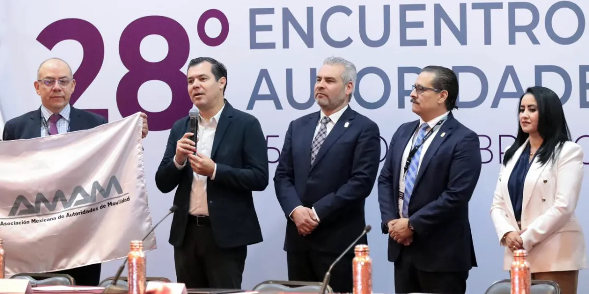 Morelos digitaliza verificación de pólizas vehiculares; convenio CMyT–AMIS simplifica trámites, detecta pólizas vencidas y mejora la seguridad vial.