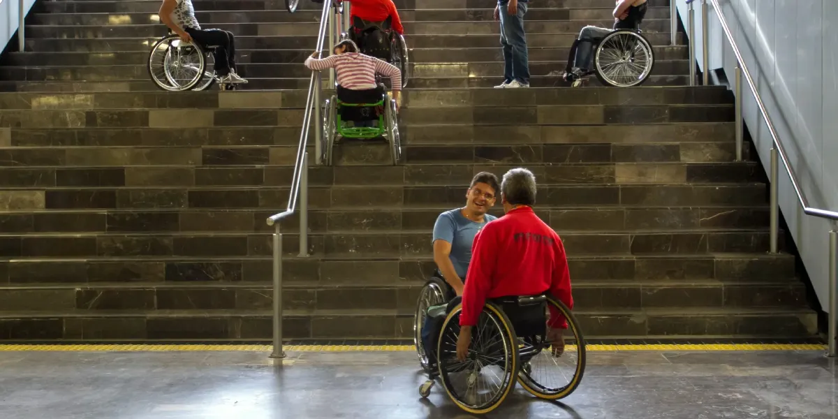 Exigen transporte público adaptado y políticas incluyentes  La presidenta del Movimiento Morelense por la Discapacidad y los Derechos Humanos, Beatriz Maldonado Fragoso, llamó a las autoridades estatales a ser incluidos en la Ley de Movilidad y Transporte con el fin de garantizar que el transporte público colectivo cumpla con los estándares de accesibilidad necesarios para las personas con discapacidad.  En entrevista, la representante señaló que, desde hace más de cuatro años, el movimiento ha solicitado a