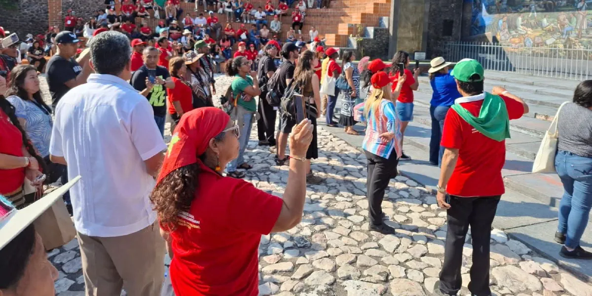 Delegaciones campesinas de América Latina visitaron el Museo Casa Zapata en Morelos para conocer el legado de Emiliano Zapata y fortalecer la colaboración regional en temas agrarios.