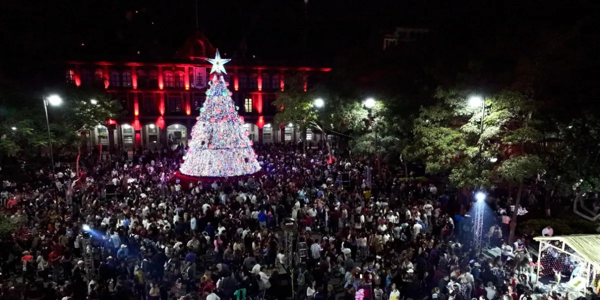Gobernadora Margarita González Saravia inaugura Festival Nochebuena en el centro de Cuernavaca