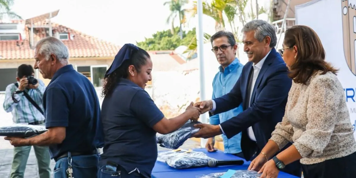 Cuernavaca entrega más de 40 uniformes a personal operativo para fortalecer condiciones laborales