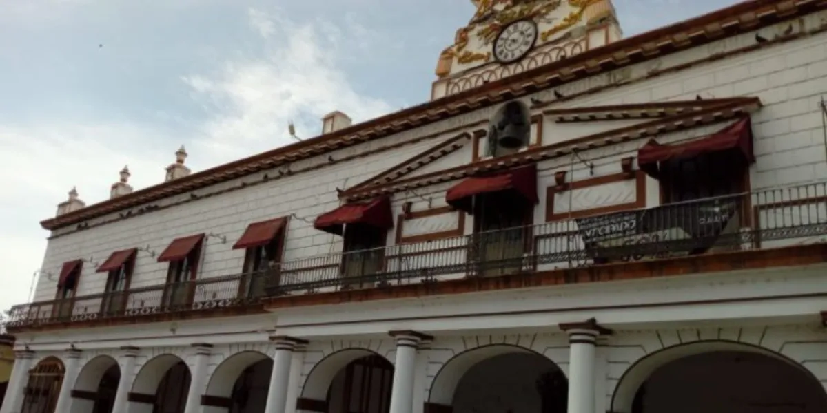 Jubilados del Ayuntamiento de Cuautla denuncian descuentos indebidos y retrasos en pagos