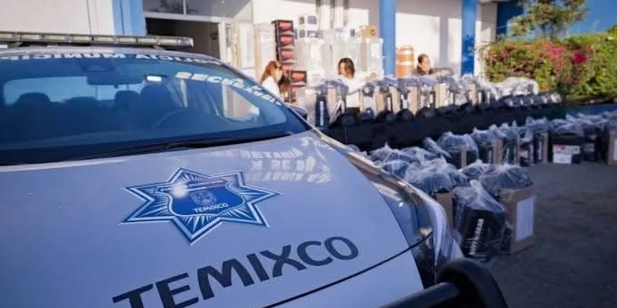 Un agente de tránsito de Temixco resultó lesionado tras dispararse accidentalmente su arma de cargo mientras realizaba labores en el poblado de Acatlipa.