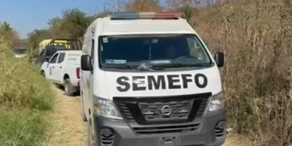 Localizan el cuerpo sin vida de un hombre con huellas de violencia en el poblado de Chiverías, en el municipio de Zacatepec; Fiscalía ya investiga.
