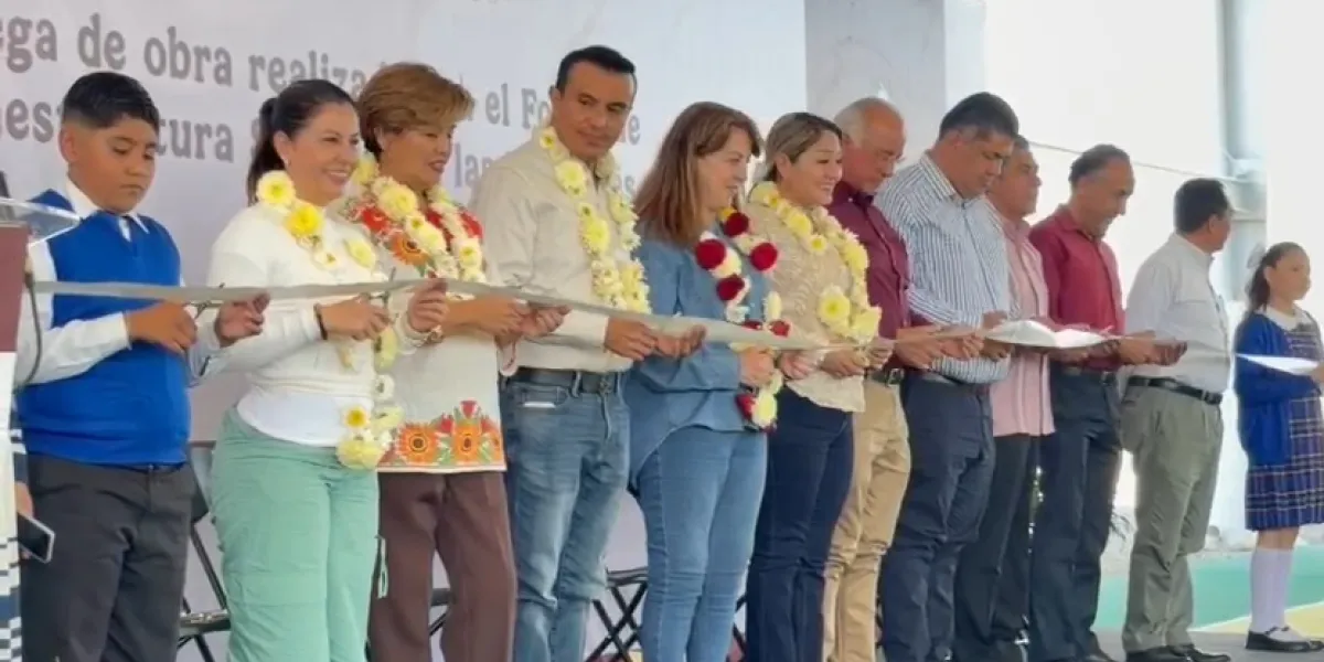 La gobernadora Margarita González Saravia inauguró la techumbre de la primaria Adolfo López Mateos en Jalostoc, Ayala, con una inversión superior a 3.5 millones de pesos.