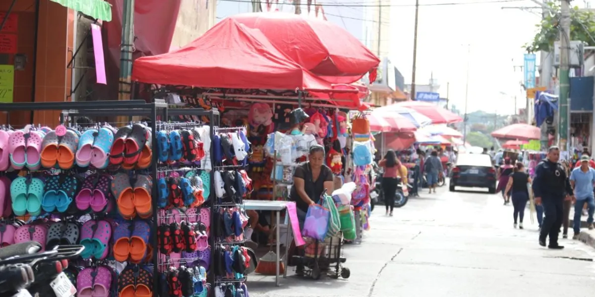 Comerciantes de Cuautla advierten un escenario económico adverso por impuestos, salario mínimo e inseguridad, con riesgo de cierre de negocios.
