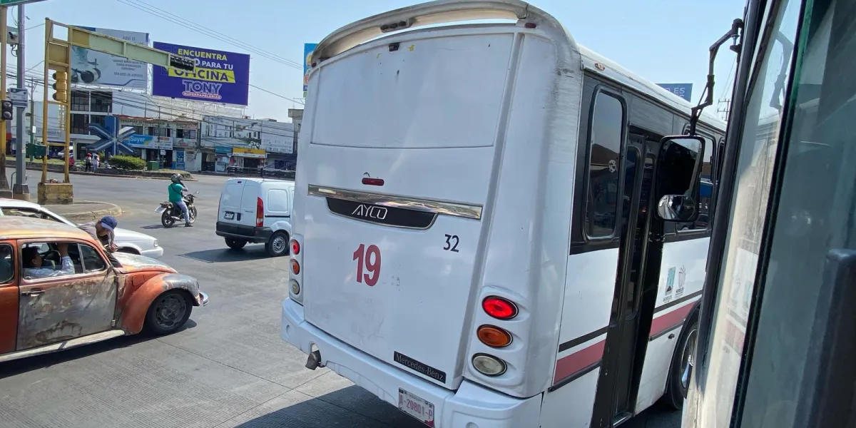 La Coordinación de Movilidad y Transporte de Morelos retiró placas a 88 unidades del transporte público por representar un riesgo para la población, tras revisiones mecánicas.