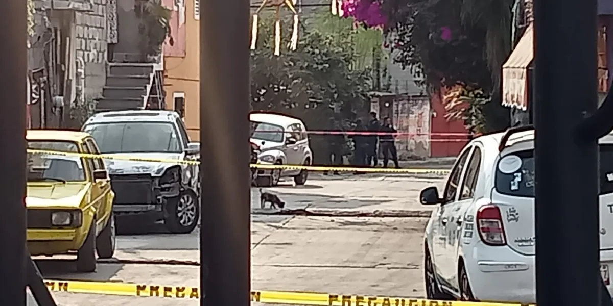 Un hombre resultó gravemente herido tras un ataque armado registrado en la colonia Topazolco, en Cuernavaca; la Fiscalía de Morelos inició una investigación.