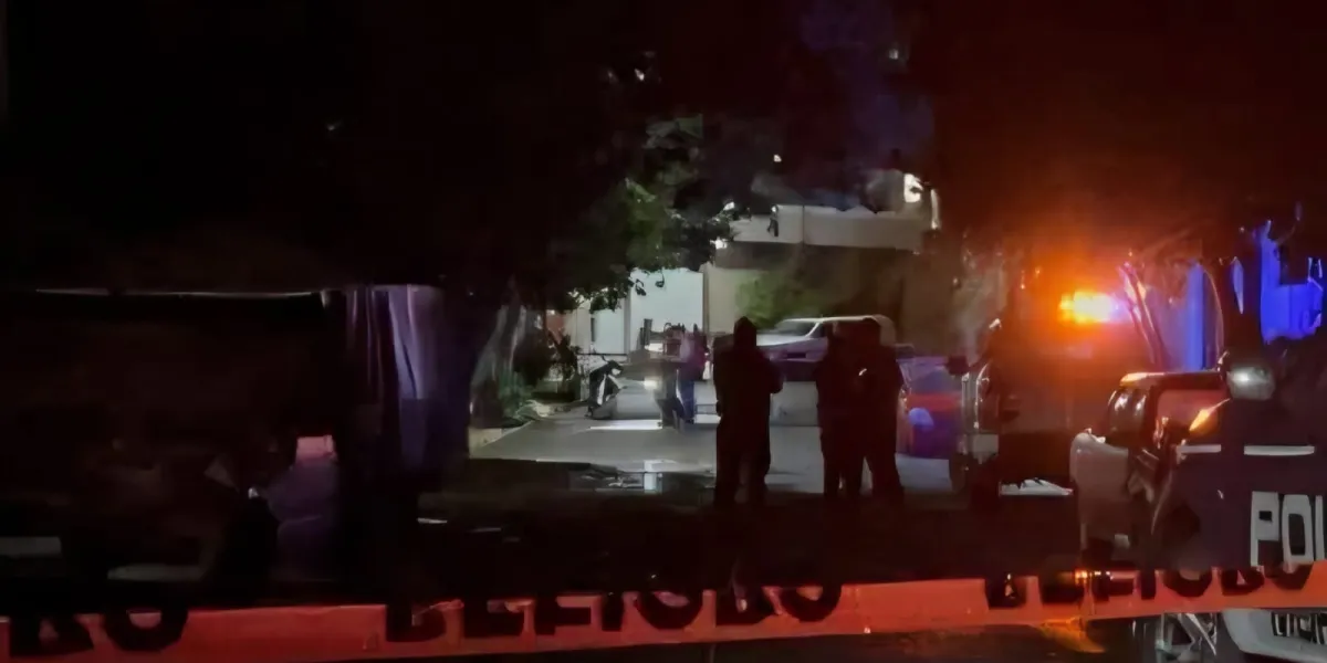 Una mujer de 45 años fue quemada presuntamente por su pareja en Ahuatepec, Cuernavaca. La víctima está grave y el agresor permanece prófugo.