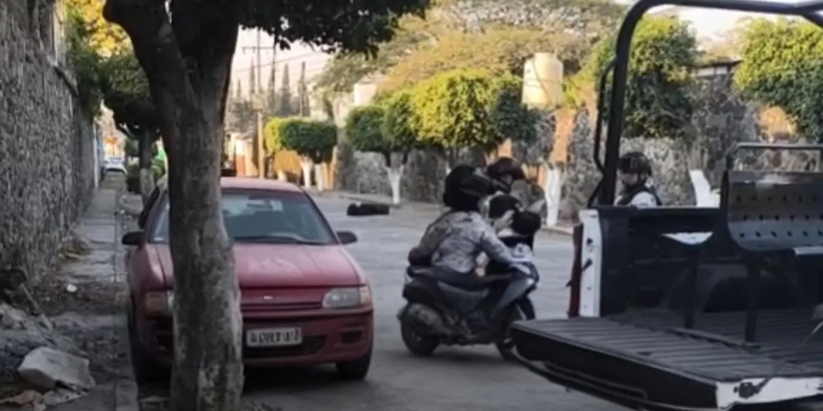 Un cuerpo sin vida fue hallado envuelto en bolsas plásticas en Tetelcingo, municipio de Cuautla. La Fiscalía General del Estado inició la investigación.