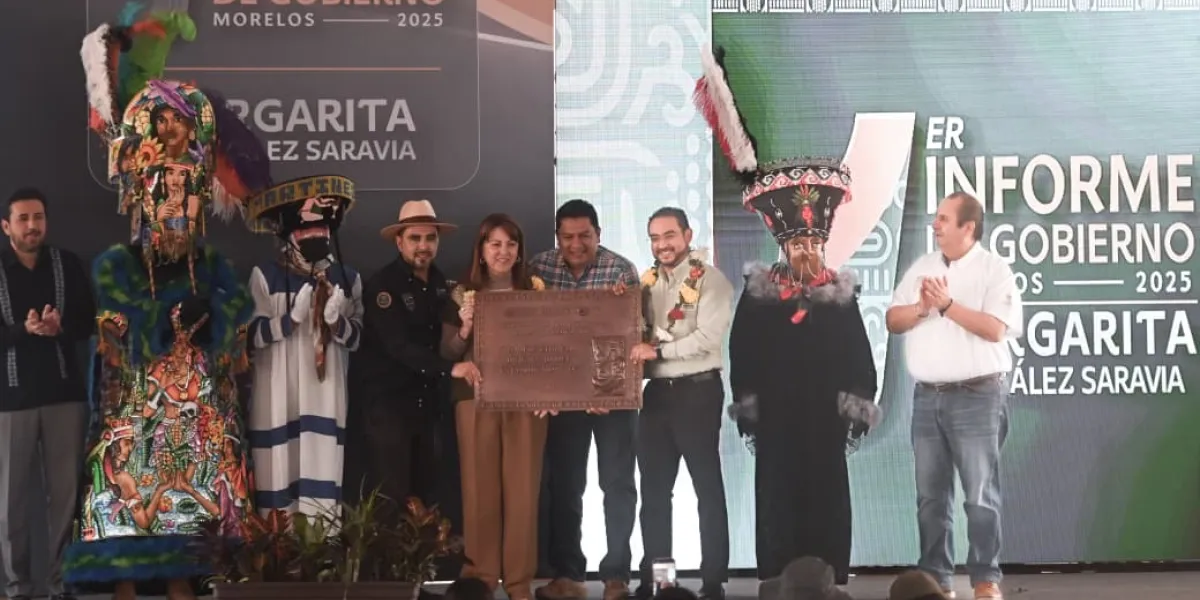 La gobernadora Margarita González Saravia anunció el reconocimiento de origen del traje del chinelo en Morelos durante su Primer Informe en Huilotepec, Tepoztlán.