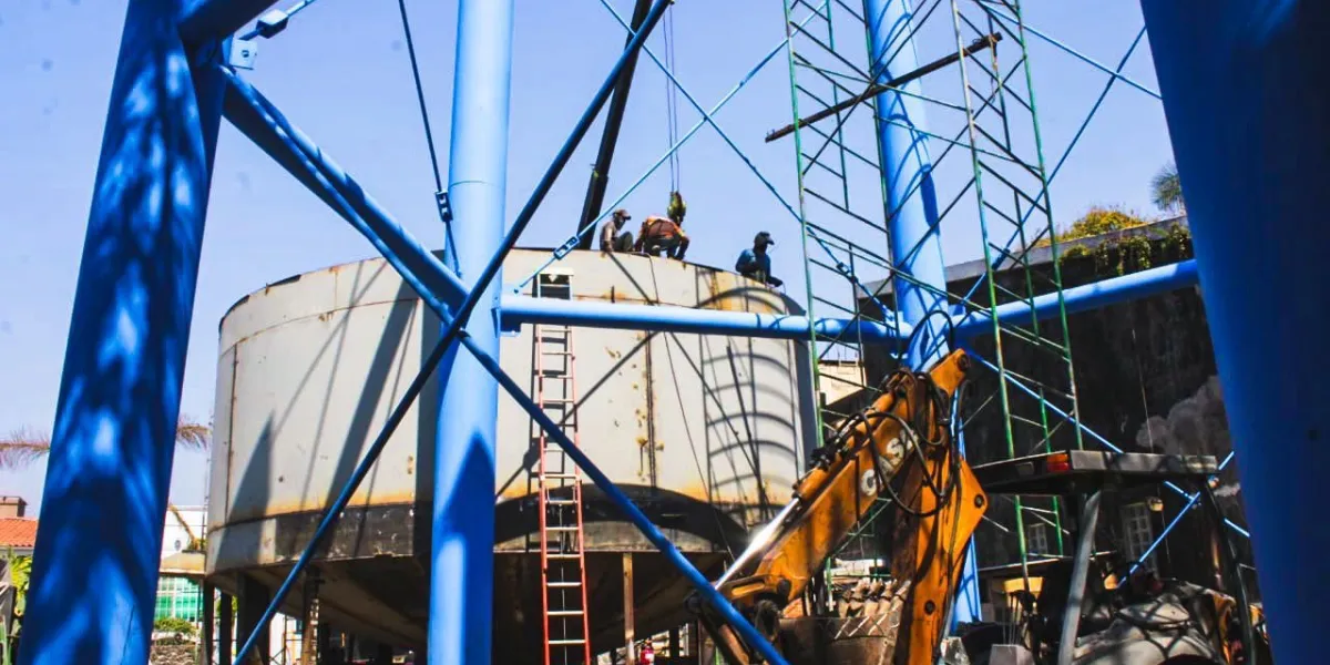 El Ayuntamiento de Cuernavaca invierte más de 32 millones de pesos en la construcción de seis tanques elevados y superficiales para fortalecer el suministro de agua potable.