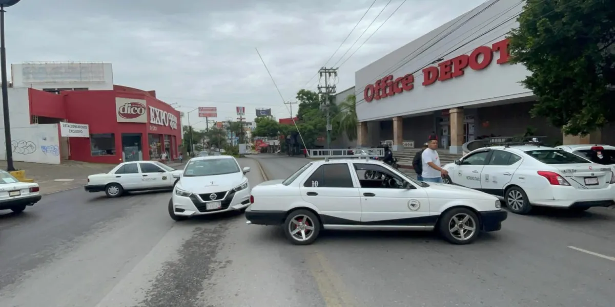 Gobierno de Morelos llama al diálogo a taxistas ante anuncio de mega bloqueo y respalda al coordinador de Movilidad y Transporte.