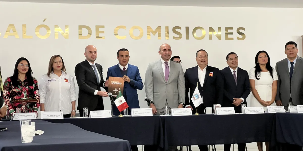 El gabinete estatal entregó al Congreso de Morelos el Primer Informe de Gobierno de Margarita González Saravia. Diputados analizarán el estado administrativo y el ejercicio del gasto público.