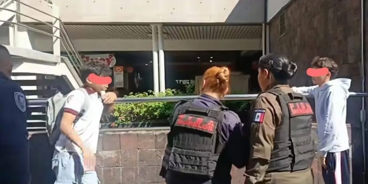 La SEP Morelos lamentó la riña entre alumnos del CETIS 44 en una plaza del centro de Cuernavaca y confirmó que el caso fue turnado a la dirección del plantel para aplicar sanciones.