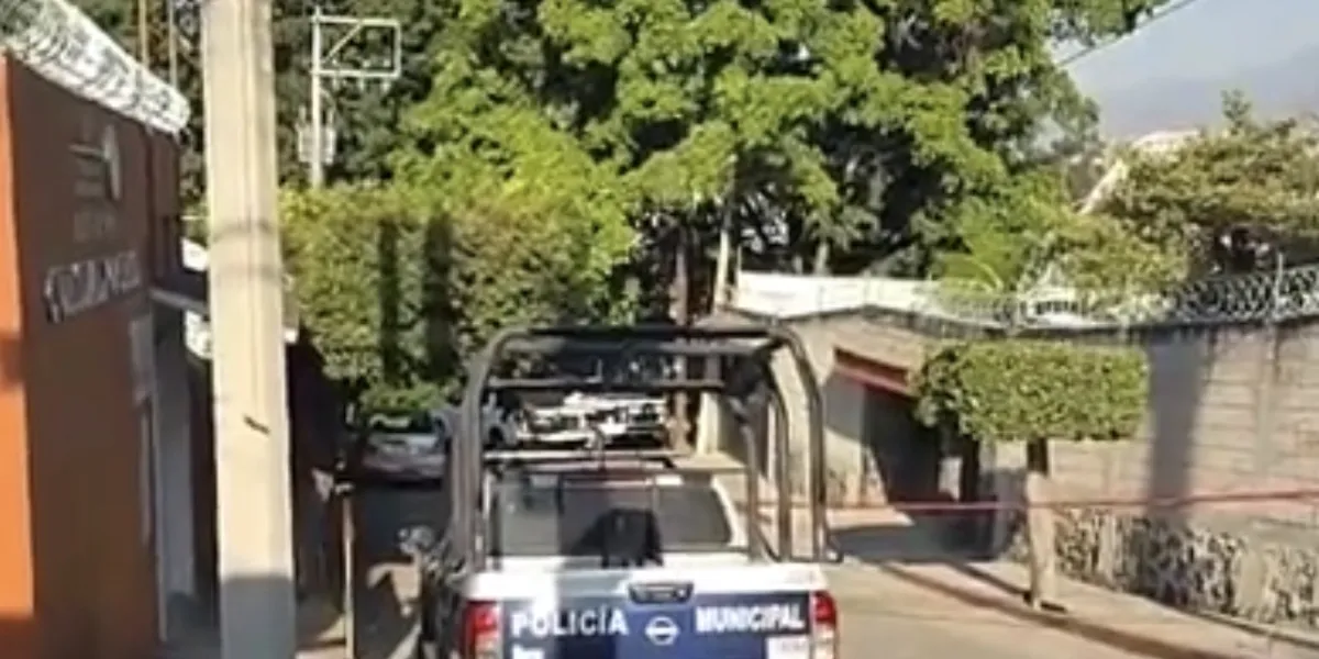 El titular de la SSPC Morelos informó que la persona encontrada sin vida en Chapultepec no era mujer y no se descarta un posible crimen de odio.