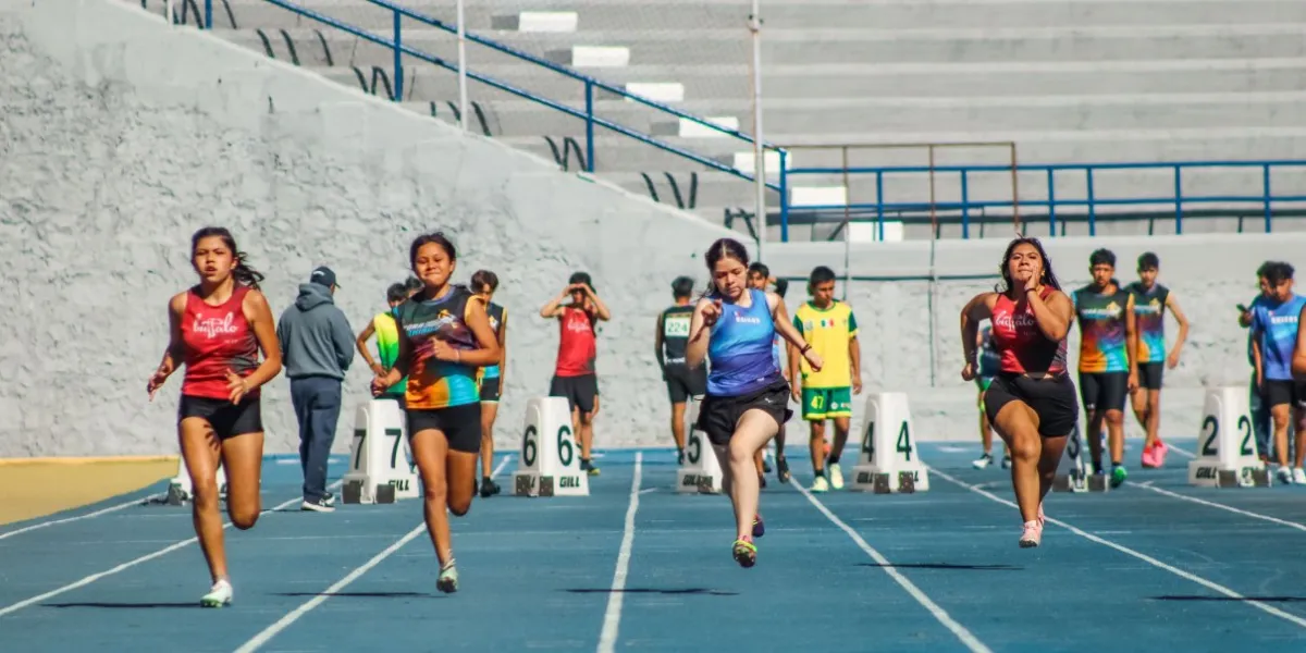 Zoe Rojas clasifica a la fase regional de atletismo rumbo a la justa nacional