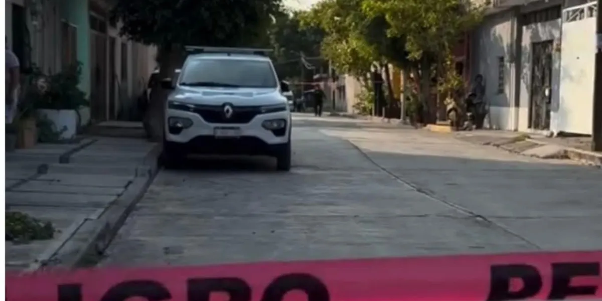 Un motociclista fue asesinado a balazos en la colonia Gabriel Tepepa, en la región sur de Morelos. Autoridades desplegaron un operativo, pero no hay detenidos.