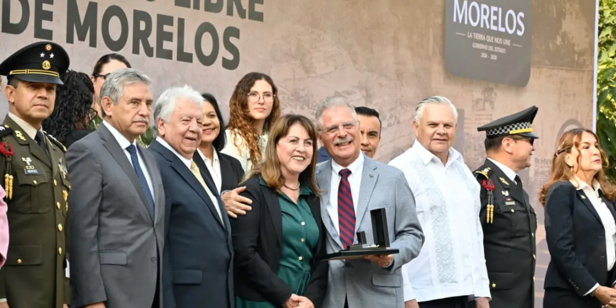 Gobernadora encabeza ceremonia por el 157 aniversario de Morelos y entrega reconocimientos a ciudadanos destacados.