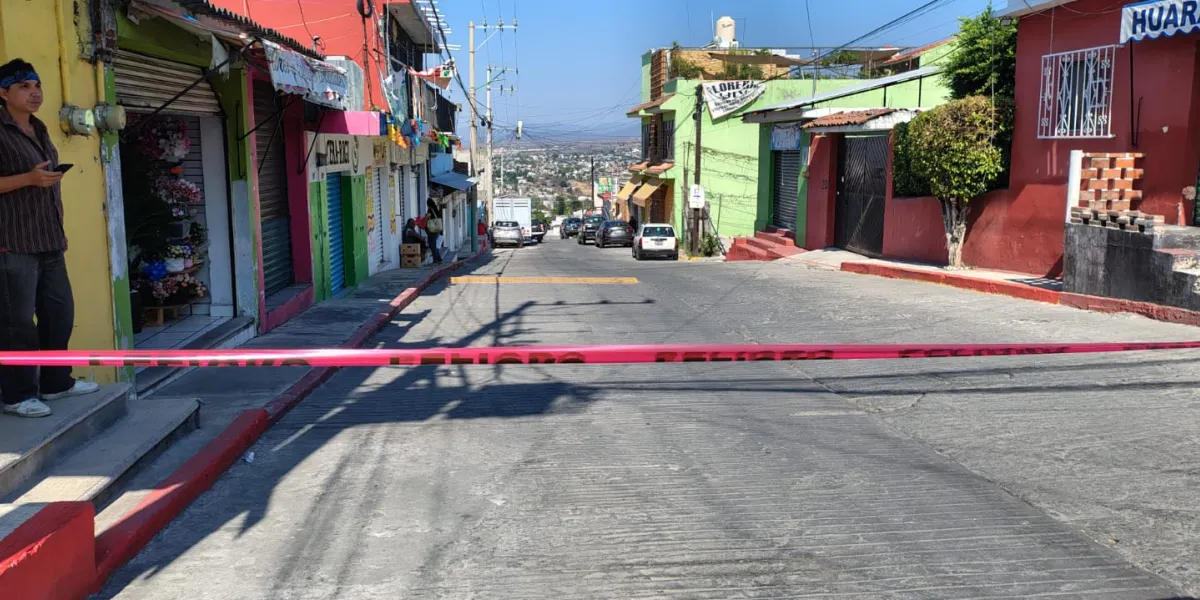 Localizan a un hombre sin vida en un hotel de la colonia 3 de Mayo en Emiliano Zapata; Fiscalía ya investiga el caso.