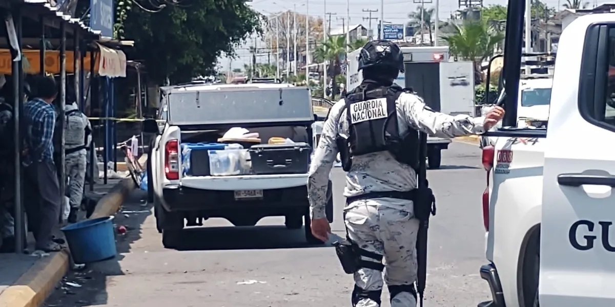Un policía fue asesinado a balazos en Acatlipa, Temixco, mientras realizaba compras; autoridades ya investigan.