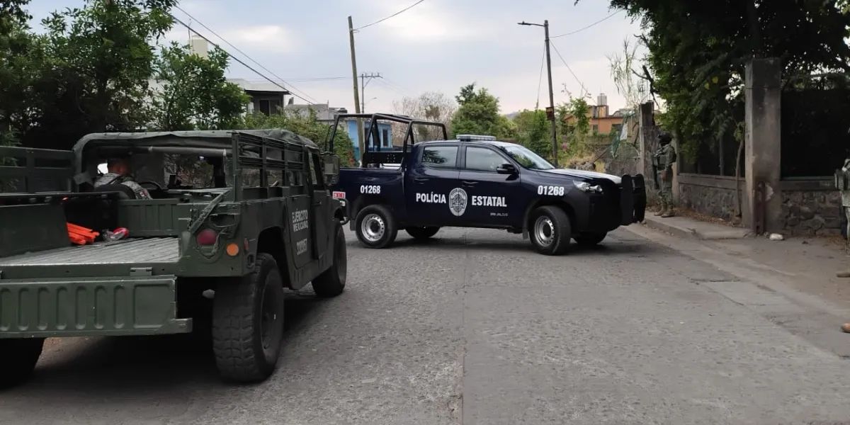 Un hombre fue asesinado a balazos en la colonia Los Pinos de Jiutepec. El ataque generó movilización policiaca y ya es investigado por la Fiscalía de Morelos.