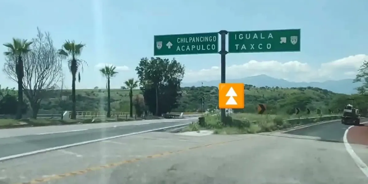 Un operador de tráiler fue baleado durante un intento de asalto en la autopista Acapulco–Cuernavaca; logró llegar a una caseta para pedir ayuda.