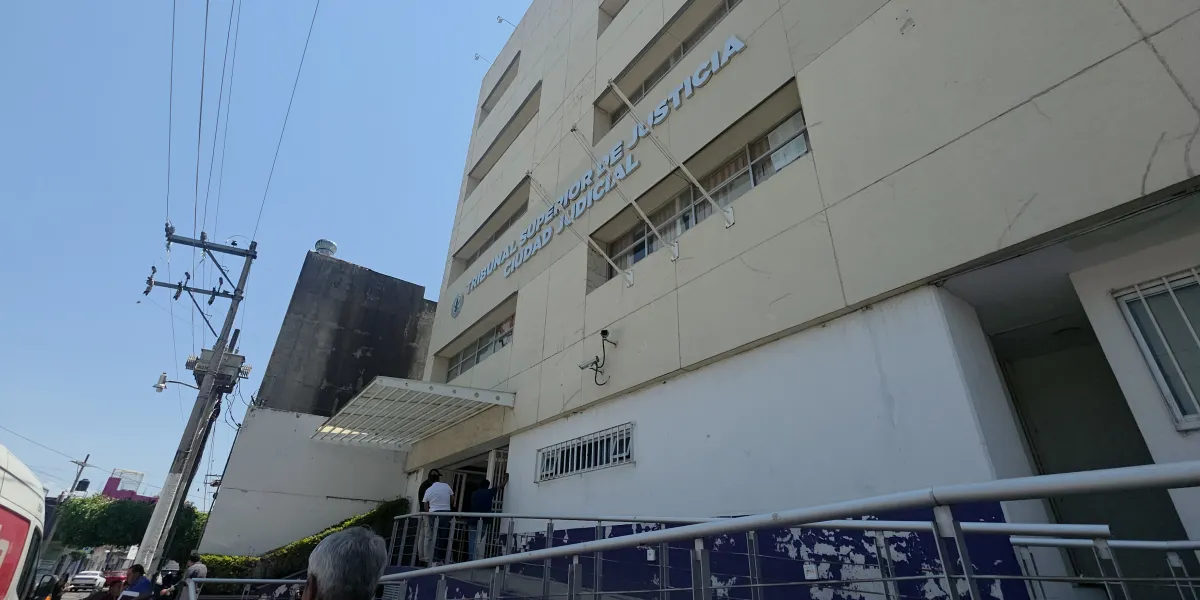 Un juez dictó prisión preventiva contra el alcalde de Tlalnepantla por presuntos delitos sexuales contra un menor; seguirá el proceso en Cuautla.