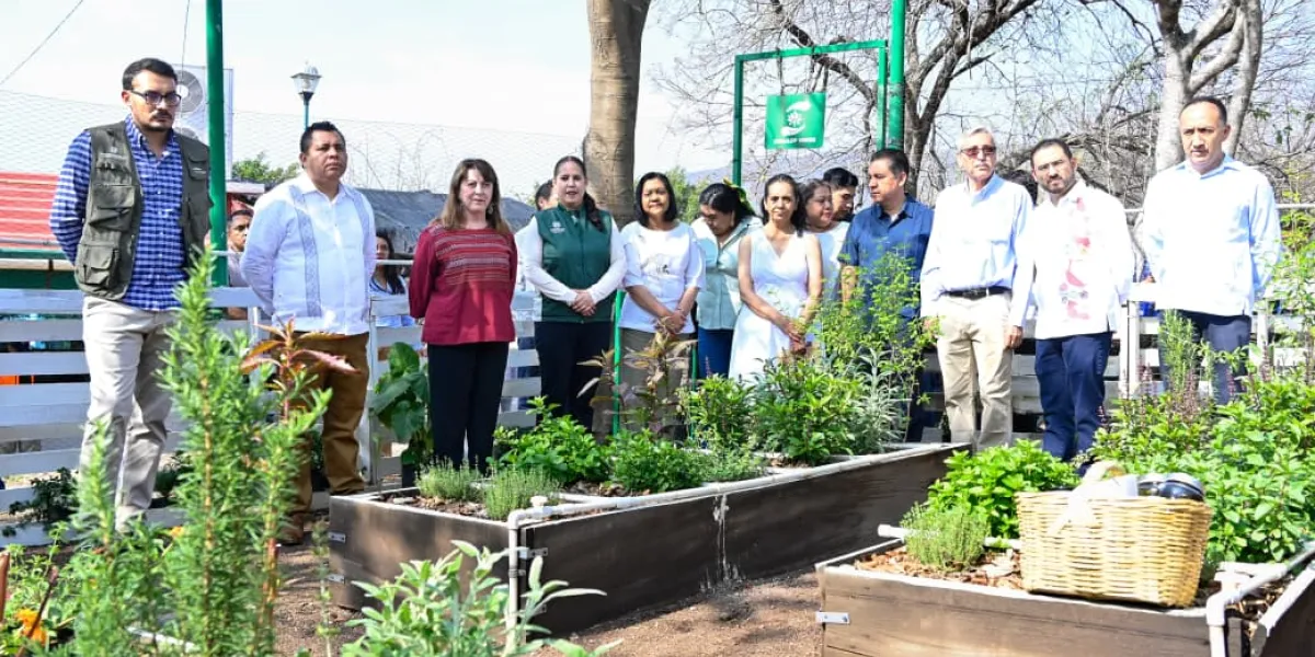 Margarita González Saravia lanzó en Tepoztlán el programa de Agroecología y Sostenibilidad Escolar, que impulsará huertos, compostas y educación ambiental en Morelos.