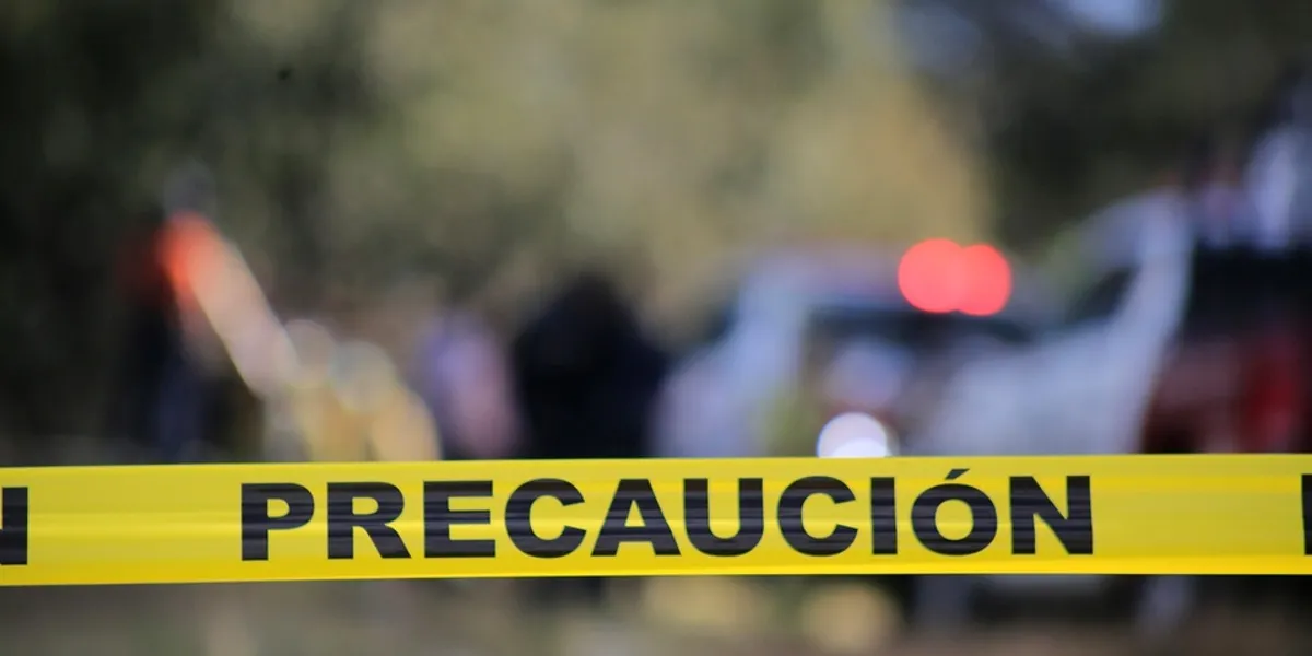   Habitantes de la colonia Antonio Barona retuvieron a un presunto ladrón y lo entregaron a la policía en Cuernavaca.