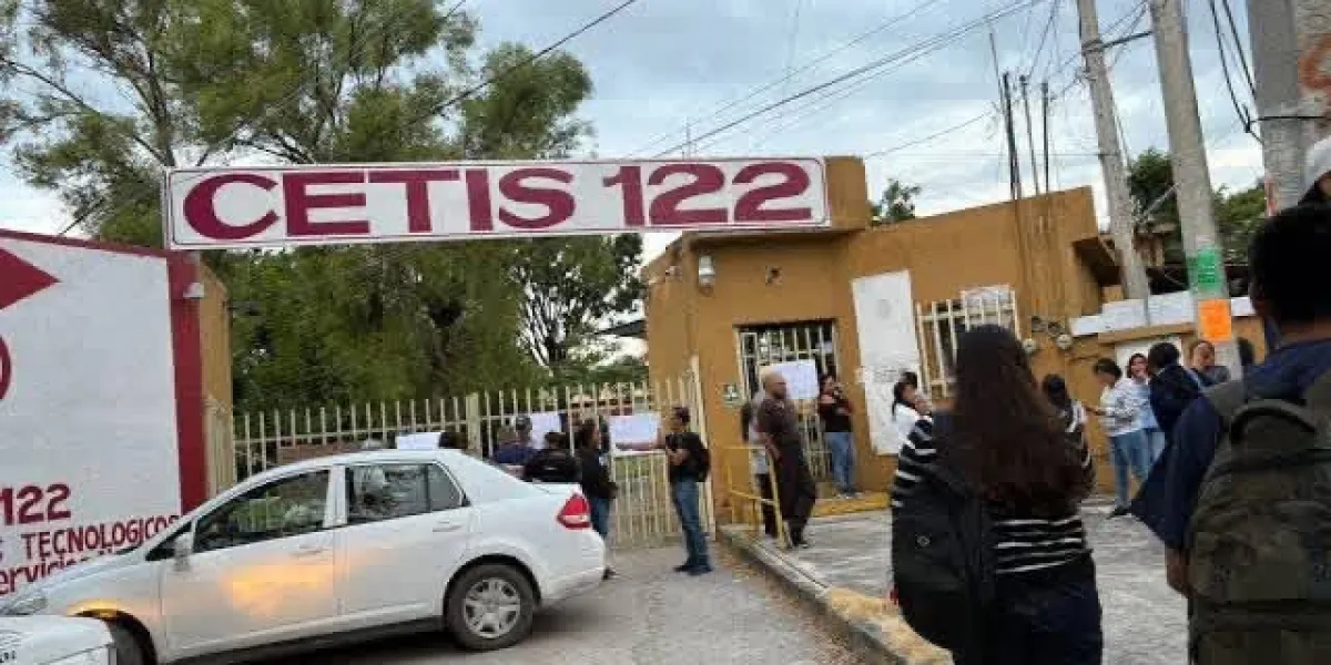 Autoridades educativas en Morelos investigan presunta relación entre docente y alumna en CETIS 122; reiteran política de tolerancia cero.