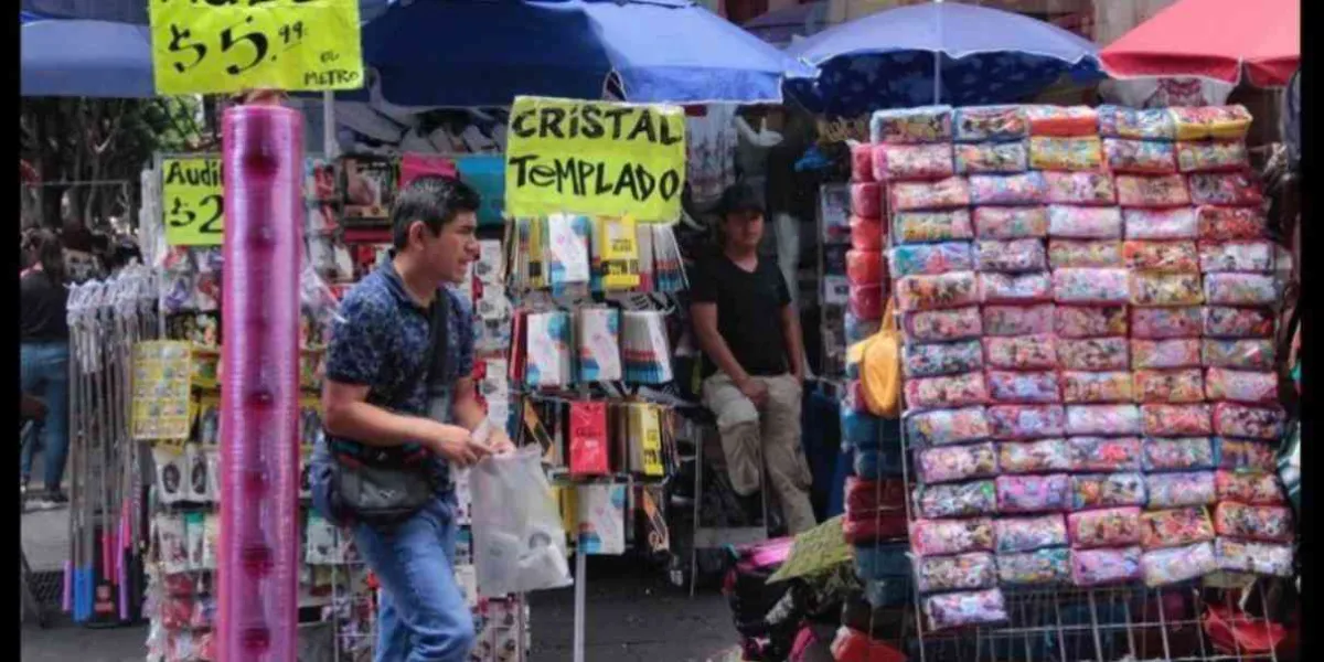 CANACO denuncia competencia desleal por ambulantaje en temporada de útiles escolares