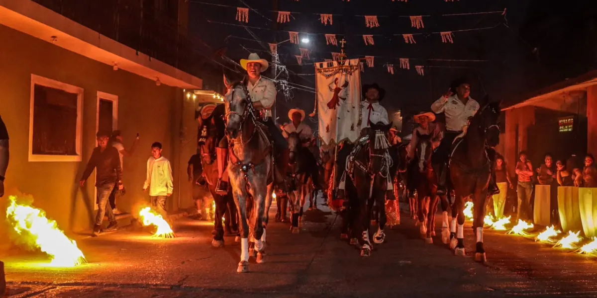 Más de 7 mil personas participaron en la 39.ª Gran Cabalgata de Santiago Apóstol en Jiutepec, una de las principales tradiciones culturales y religiosas del municipio que concluyó con saldo blanco.