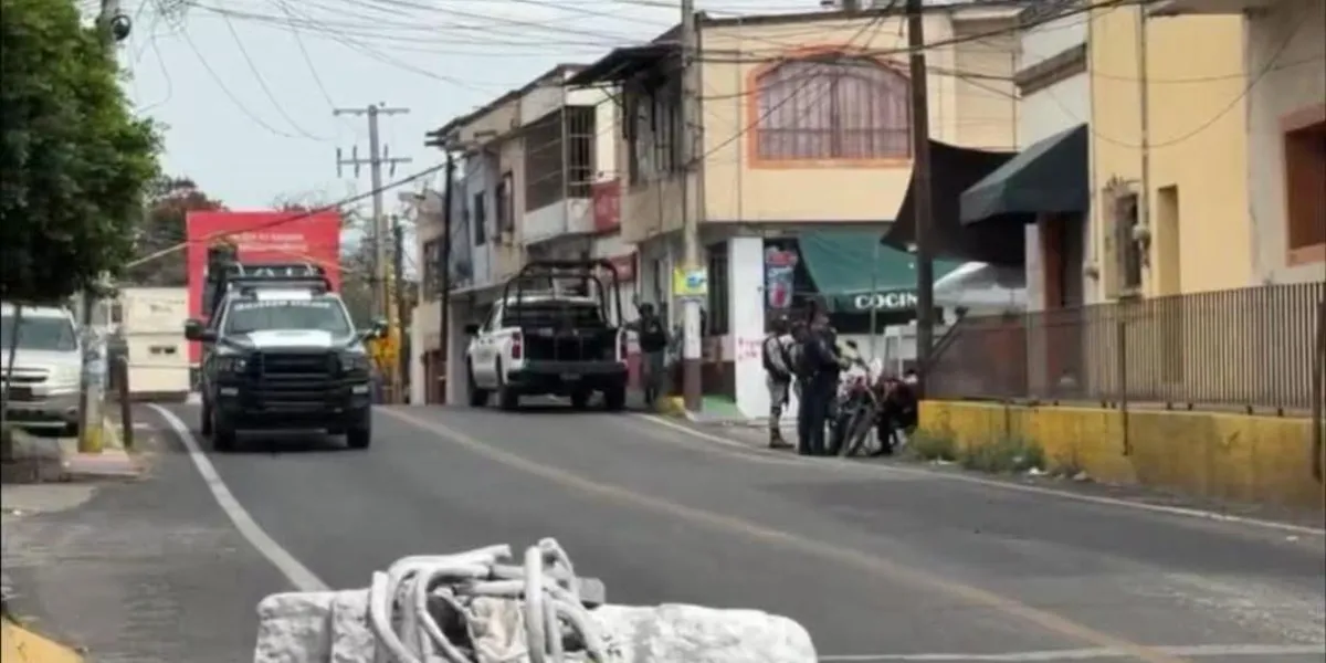 Ataque armado deja tres lesionados en puesto de carnitas de Oaxtepec