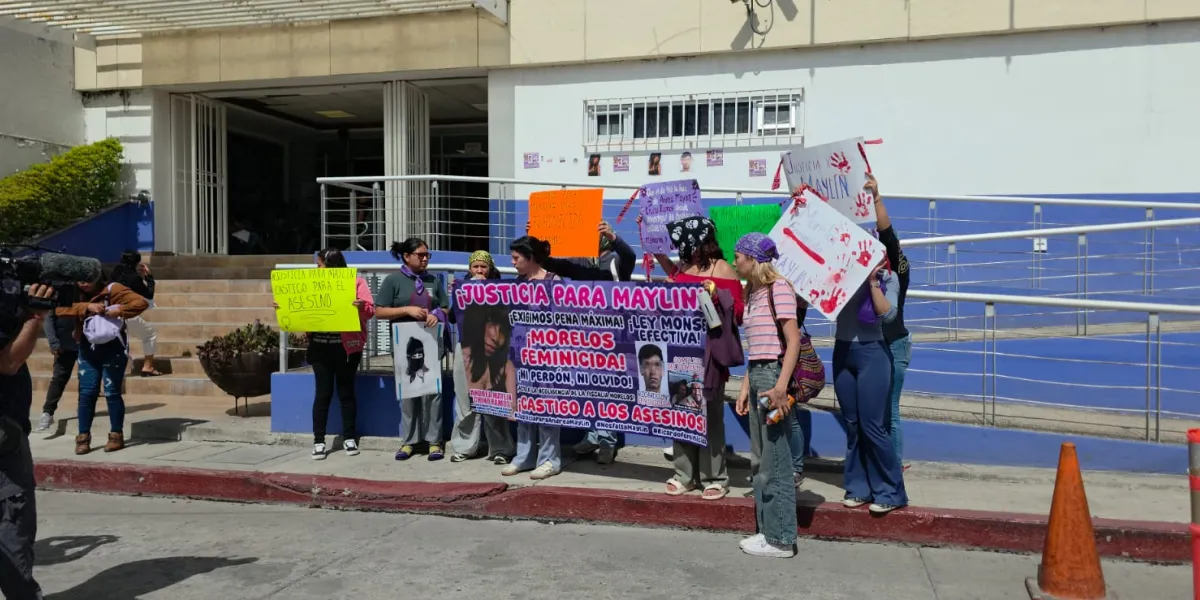 Ricardo “N” fue vinculado a proceso por el presunto feminicidio de Maylin. Su familia busca evitar su traslado a Atlacholoaya y pide continuar las investigaciones.