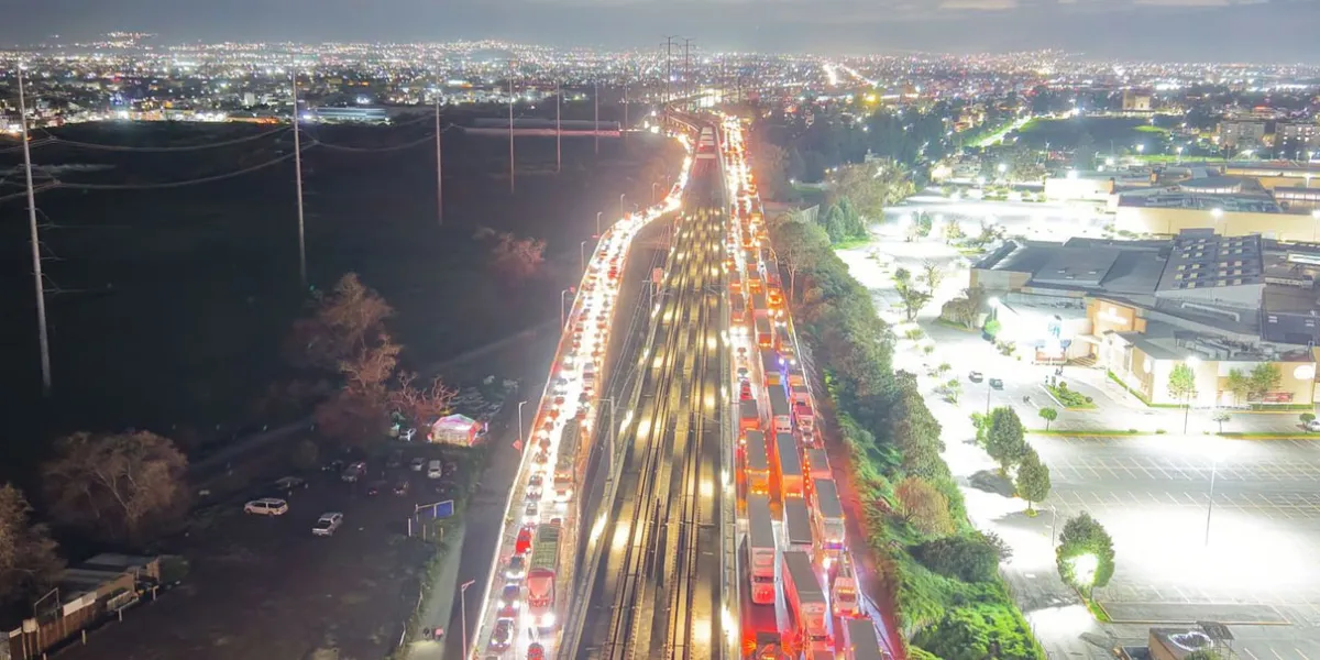 ¡Caos en la México-Toluca! Bloqueo por desaparecidos cumple 19 horas