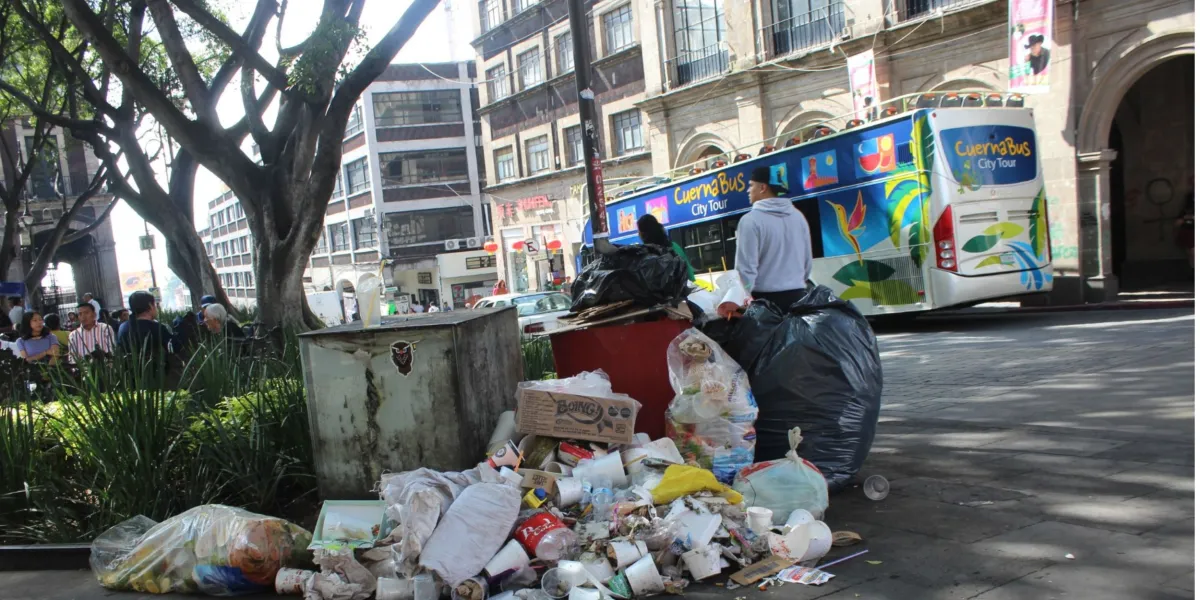 Basura en las calles principales de Cuernavaca *CORTESÍADDM*