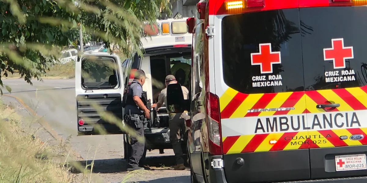El chofer fue herido de bala y un estudiante permanece estable tras la agresión en Cuautla
