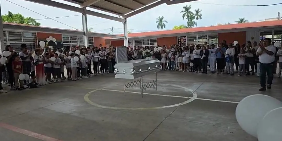 Rinden homenaje al pequeño José en su escuela primaria